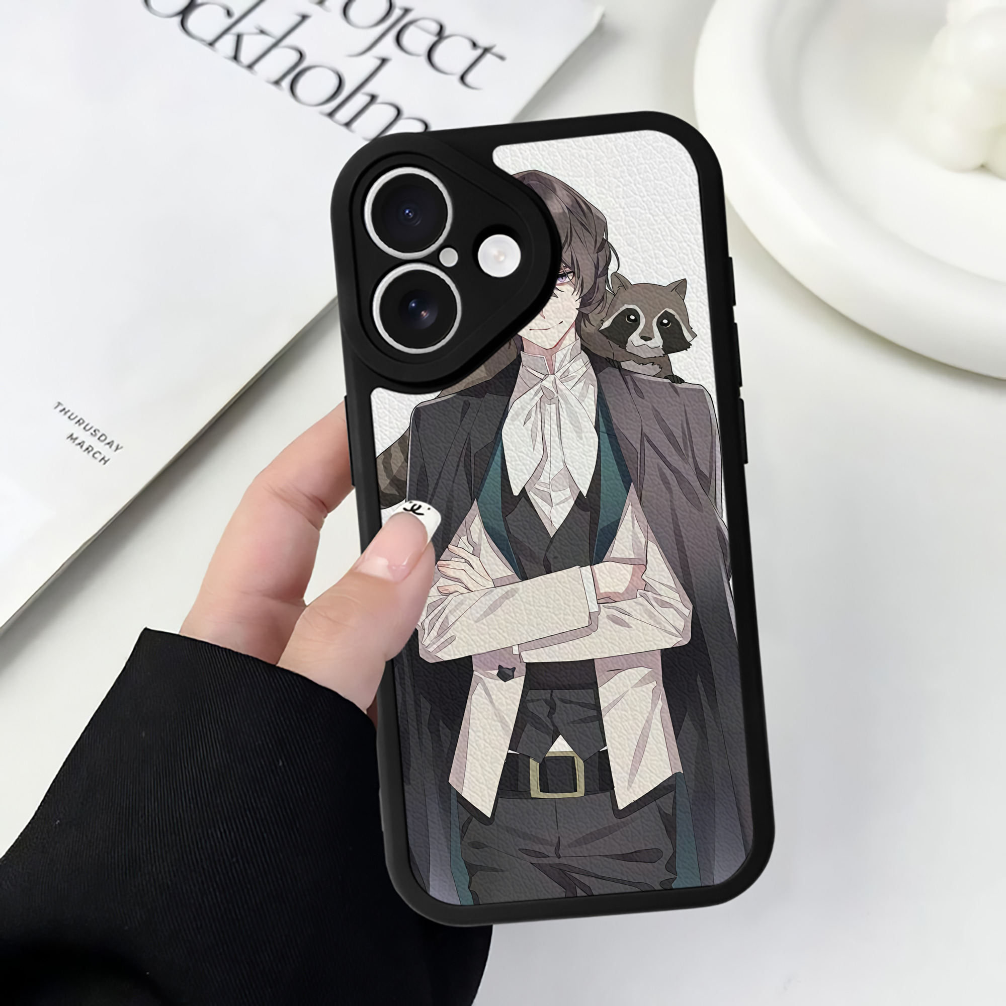 （画像用） 文豪ストレイドッグス Bungo Stray Dogs 【iPhone 16シリーズ対応】シリコンスマホケース（レザー調） 材質：シリコン